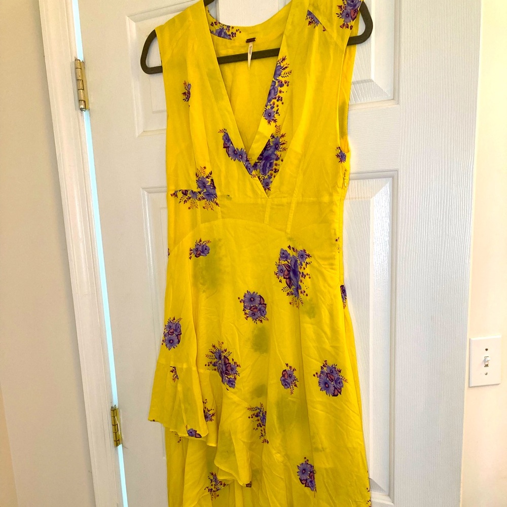 Be the sunshine in this amazing yellow summer dress
